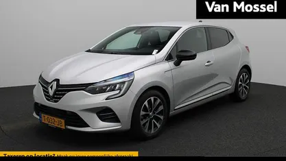 Grijs Gebruikt 2023 Renault Clio V Techno Hatchback | € 17.435 (Eerlijke prijs)