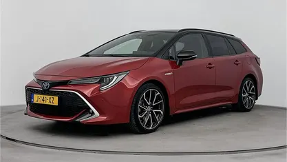 Rood Occasion 2020 Toyota Corolla Executive Stationwagen | € 29.745 (Eerlijke prijs)