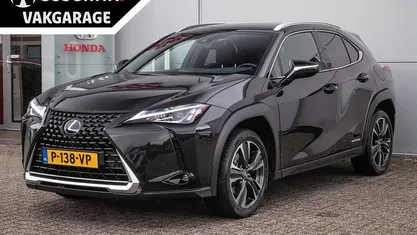 Zwart Gebruikt 2022 Lexus UX 250h SUV | € 30.250 (Eerlijke prijs)