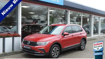 Rood Gebruikt 2022 VW Tiguan Active SUV | € 33.980 (Goede deal)
