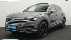 Grijs, metallic lak Gebruikt 2021 VW Touareg Elegance SUV | € 51.400 (Eerlijke prijs)