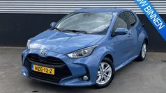 Blauw Gebruikt 2021 Toyota Yaris Hybrid Active Hatchback | € 19.400 (Eerlijke prijs)
