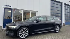 Zwart Gebruikt 2019 Volvo V60 Momentum Stationwagen | € 26.950 (Goede deal)