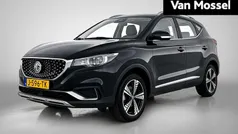 Zwart Gebruikt 2020 MG ZS Luxury Sedan | € 15.995 (Eerlijke prijs)