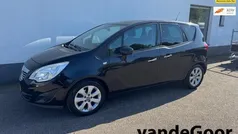 Zwart, metallic lak Gebruikt 2010 Opel Meriva Cosmo MPV | € 4.250 (Eerlijke prijs)