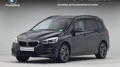 Zwart Gebruikt 2022 BMW 216 Sport Line Stationwagen | € 21.250 (Goede deal)