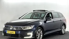 Blauw Gebruikt 2016 VW Passat GTE Stationwagen | € 15.900 (Eerlijke prijs)