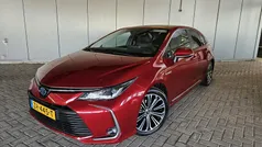 Rood Gebruikt 2019 Toyota Corolla Edition Sedan | € 21.500 (Eerlijke prijs)