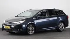 Donker blauw metallic Gebruikt 2017 Toyota Avensis Executive Stationwagen | € 19.445 (Eerlijke prijs)