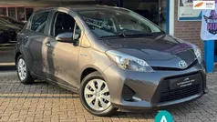 Grijs Gebruikt 2013 Toyota Yaris Hatchback | € 11.500 (Eerlijke prijs)