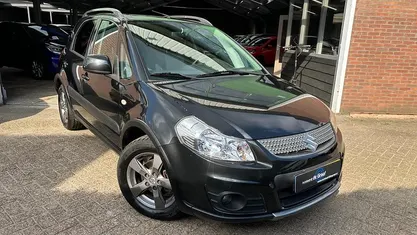 Zwart Gebruikt 2011 Suzuki SX4 Limited MPV | € 5.750 (Eerlijke prijs)