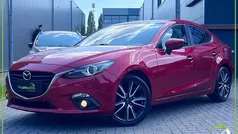 Rood Gebruikt 2015 Mazda 3 Sense Sedan | € 12.950 (Eerlijke prijs)