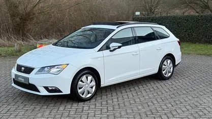 Wit (metallic) Occasion 2014 Seat Leon ST Style Stationwagen | € 10.450 (Eerlijke prijs)
