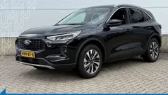 Zwart, metallic lak Nieuw 2024 Ford Kuga Titanium SUV | € 39.900 (Eerlijke prijs)