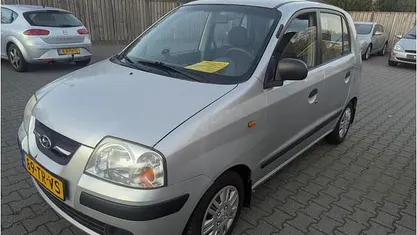 Grijs (metallic) Gebruikt 2007 Hyundai Atos Active Hatchback | € 1.399 (Eerlijke prijs)