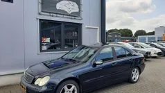 Zwart, metallic lak Gebruikt 2003 Mercedes C180 Elegance Sedan | € 2.949 (Goede deal)