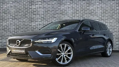 Grijs Occasion 2020 Volvo V60 Inscription Stationwagen | € 25.894 (Eerlijke prijs)
