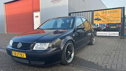 Zwart Gebruikt 2002 VW Bora Sedan | € 1.499 (Eerlijke prijs)