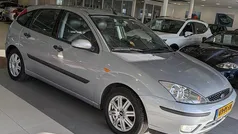 Grijs Gebruikt 2004 Ford Focus Futura Hatchback | € 1.444 (Eerlijke prijs)