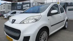 Wit Gebruikt 2010 Peugeot 107 Hatchback | € 2.500 (Eerlijke prijs)
