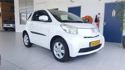 Wit Gebruikt 2010 Toyota iQ Comfort Hatchback | € 4.950 (Goede deal)