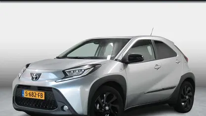 Grijs Occasion 2023 Toyota Aygo X SUV | € 18.950 (Eerlijke prijs)