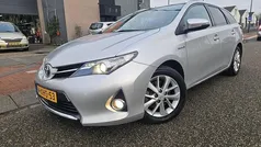 Grijs (metallic) Gebruikt 2014 Toyota Auris Touring Sports Stationwagen | € 9.850 (Eerlijke prijs)
