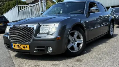 Occasion Chrysler 300C Platinum 218 PK (160 kW) 2010 Grijs, metallic lak Sedan