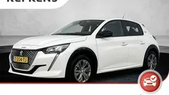 Wit Gebruikt 2023 Peugeot e-208 Style Hatchback | € 20.225 (Eerlijke prijs)