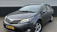 Grijs, metallic lak Gebruikt 2012 Toyota Avensis Business Edition Stationwagen | € 11.900 (Eerlijke prijs)