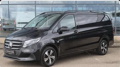 Zwart (metallic) Occasion 2024 Mercedes Vito Van | € 49.945 (Super prijs)