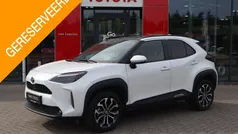 Wit, metallic lak Gebruikt 2024 Toyota Yaris Cross Style SUV | € 30.400 (Eerlijke prijs)