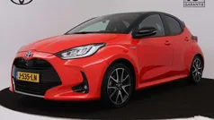 Rood metallic Gebruikt 2020 Toyota Yaris Edition Hatchback | € 21.745 (Eerlijke prijs)