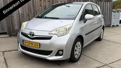 Grijs Gebruikt 2013 Toyota Verso-S MPV | € 9.600 (Eerlijke prijs)