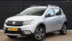 Grijs Gebruikt 2020 Dacia Sandero Stepway Hatchback | € 12.450 (Goede deal)
