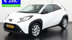 Wit Gebruikt 2022 Toyota Aygo Envy Hatchback | € 18.945 (Eerlijke prijs)