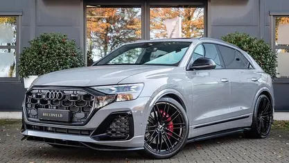Occasion 2025 Audi Q8 Competition SUV | € 126.950 (Eerlijke prijs)