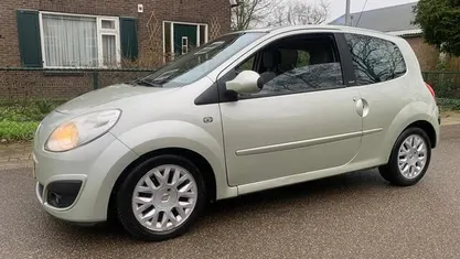 Occasion Renault Twingo Initiale 77 PK (56 kW) 2008 Geel Hatchback