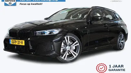 Zwart Occasion 2024 BMW 320e M Sport Stationwagen | € 42.450 (Eerlijke prijs)