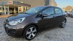 Bruin Gebruikt 2013 Kia Rio Hatchback | € 6.750 (Eerlijke prijs)