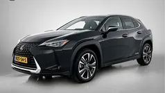 Zwart Gebruikt 2022 Lexus UX 250h Business Edition SUV | € 35.450 (Eerlijke prijs)
