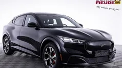 Zwart Gebruikt 2022 Ford Mustang Mach-E SUV | € 34.990 (Eerlijke prijs)