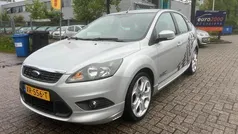 Grijs, metallic lak Gebruikt 2009 Ford Focus ST-Line Hatchback | € 5.950 (Eerlijke prijs)
