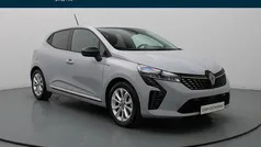 Grijs metallic Gebruikt 2024 Renault Clio V Evolution Hatchback | € 20.990 (Eerlijke prijs)