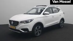 Wit Gebruikt 2020 MG ZS Luxury Sedan | € 14.995 (Eerlijke prijs)