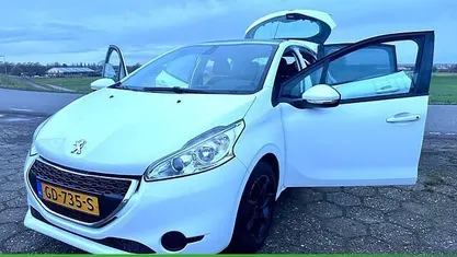 Occasion 2014 Peugeot 208 Hatchback | € 4.750 (Eerlijke prijs)