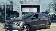 Grijs Gebruikt 2023 Kia Niro Comfort SUV | € 30.745 (Eerlijke prijs)