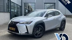 Grijs Gebruikt 2020 Lexus UX 250h Luxury Line SUV | € 24.950 (Goede deal)