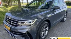 Grijs Gebruikt 2022 VW Tiguan R-line SUV | € 39.999 (Eerlijke prijs)