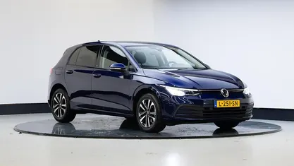 Occasion VW Golf VII Life 110 PK (80 kW) 2021 Blauw Hatchback